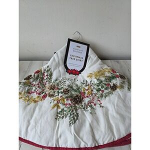 Envogue embroidered tree skirt Forest red green new 56inch boutique Xmas decor